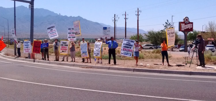 Zinke meets privately in New Mexico while public is locked outside Zinke meets privately in New Mexico while public is locked outside